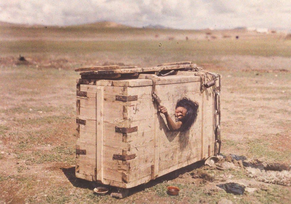 Mujer condenada a morir de hambre (1913)
