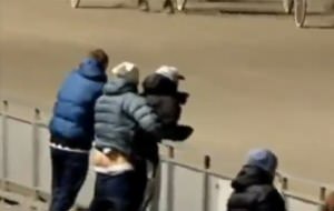 Desafortunado en el juego, afortunado en el amor (estilo noruego)