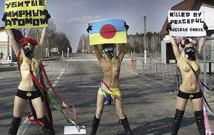 Femen se desnuda en Chernobyl