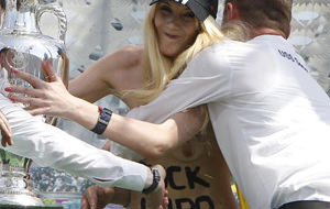 FEMEN boycotte l’euro 2012