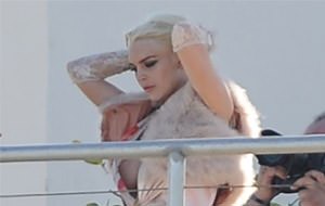 Las tetas de Lindsay Lohan una vez más