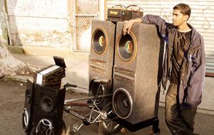 Ensordecedores Sound Systems montados en bicicletas BMX (Made in Queens)
