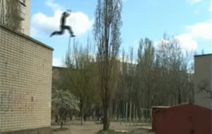 Una dosis de parkour en toda la frente