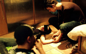 Pete Doherty metiéndo jaco a una fan