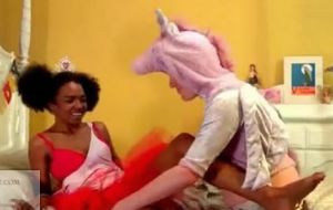 La extraña leyenda del unicornio porno