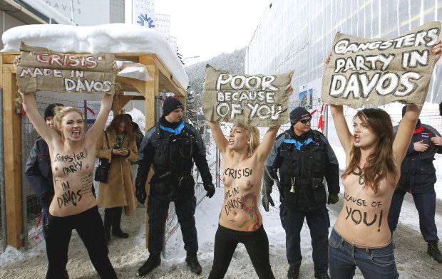 femen-davos01