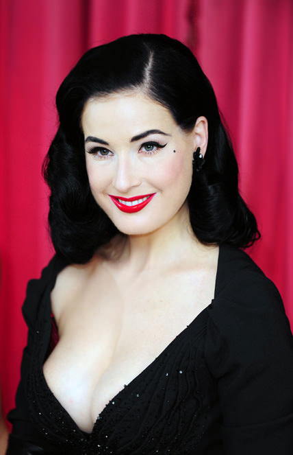 Dita Von Teese para Wonderbra