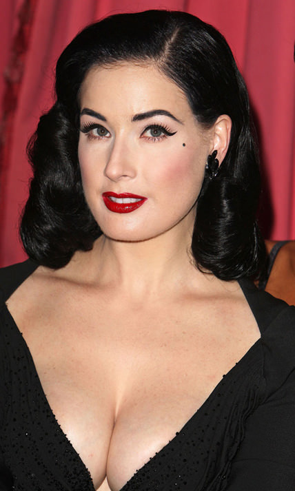 Dita Von Teese para Wonderbra