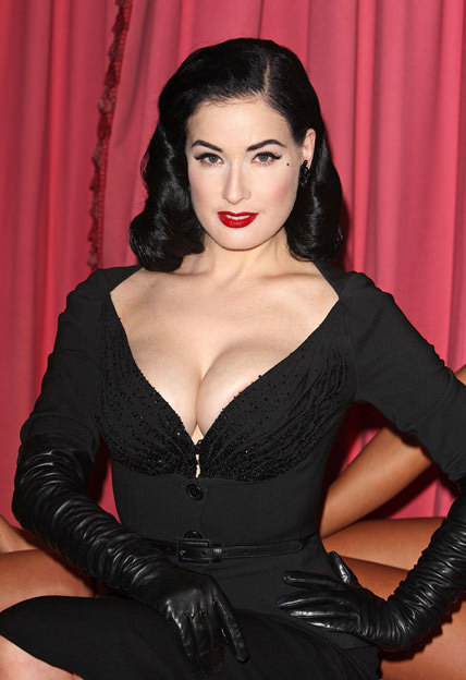 Dita Von Teese para Wonderbra