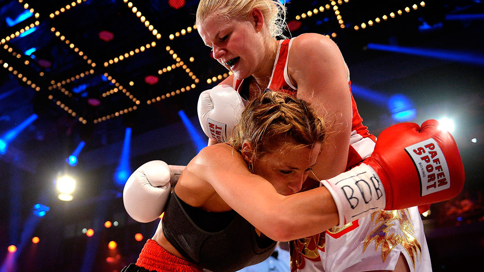 jordan carver vs melanie mueller