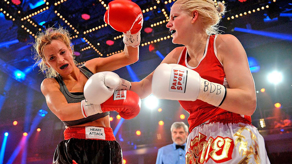 jordan carver vs melanie mueller